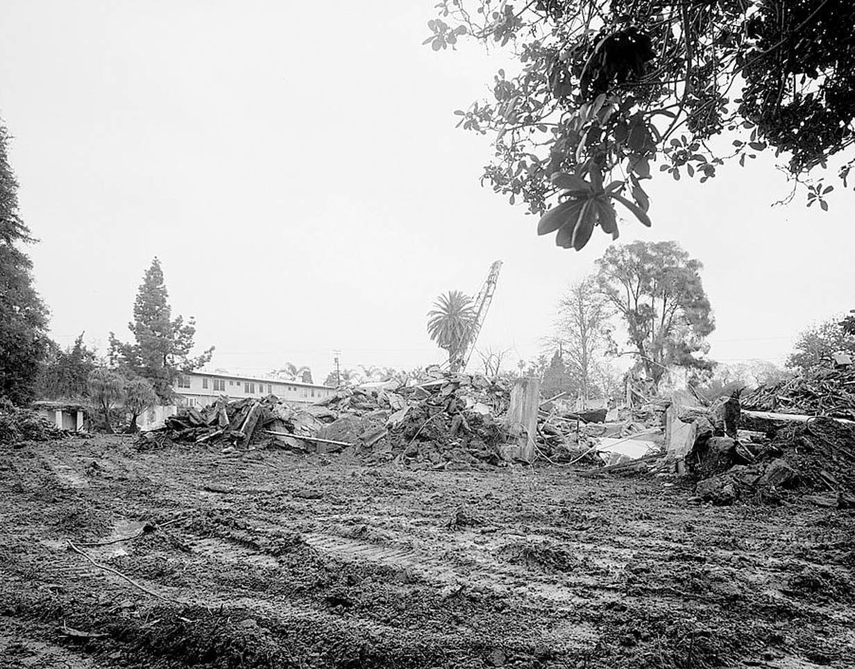 Historic Photo : Walter Luther Dodge House, 950 North Kings Road, West Hollywood District, Los Angeles, Los Angeles County, CA 6 Photograph