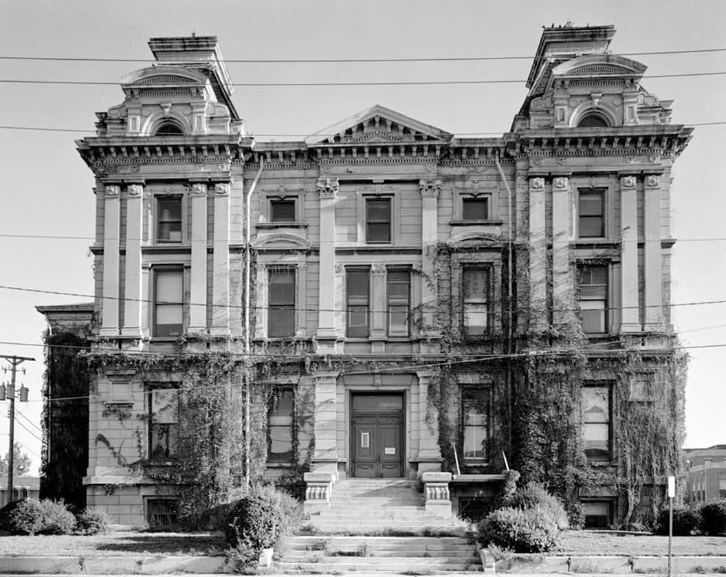 Historic Photo : Pottawattamie County Courthouse, Pearl Street & Fifth Avenue, Council Bluffs, Pottawattamie County, IA 1 Photograph