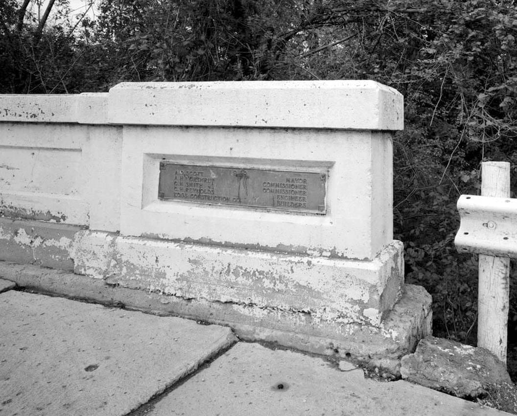 Historic Photo : Open Spandrel Bridge, Hawkeye Avenue, spanning Des Moines River, Fort Dodge, Webster County, IA 11 Photograph