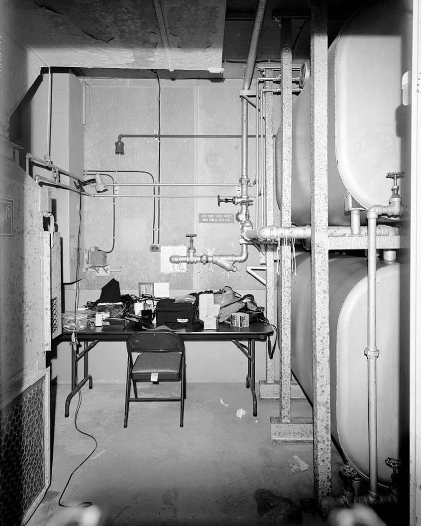 Historic Photo : POW-3 Distant Early Warning Line Station, Bullen Point, Prudhoe Bay, North Slope Borough, AK 75 Photograph