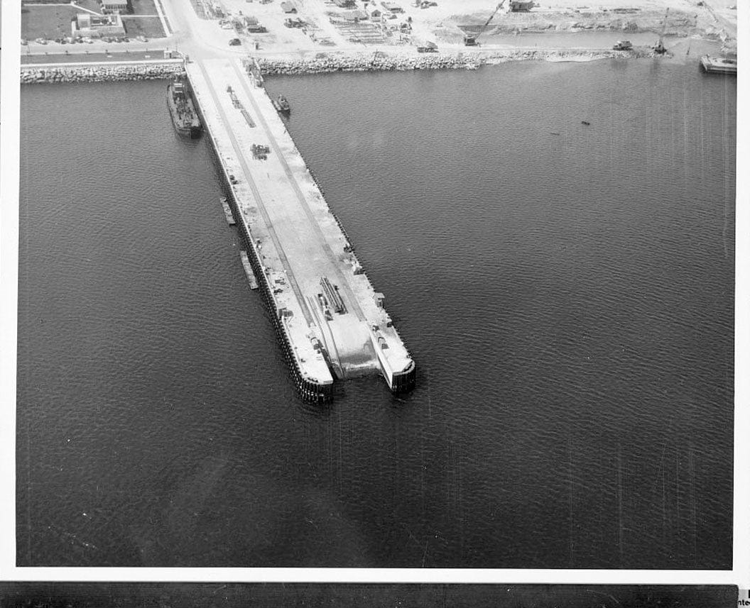 Historic Photo : Roosevelt Base, Net Pier, Corner of Richardson Avenue & Idaho Street, Long Beach, Los Angeles County, CA 2 Photograph