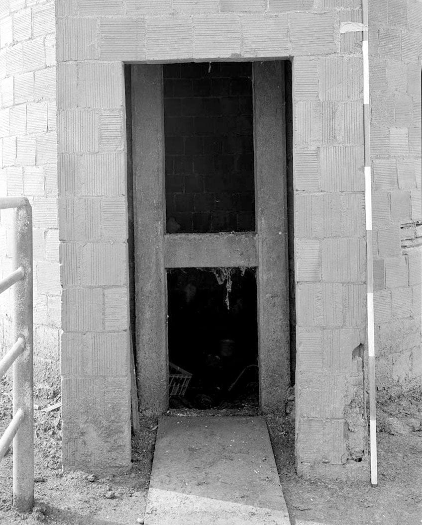 Historic Photo : Nunes Dairy, Clay Tile Silo, 9854 Bruceville Road, Elk Grove, Sacramento County, CA 1 Photograph