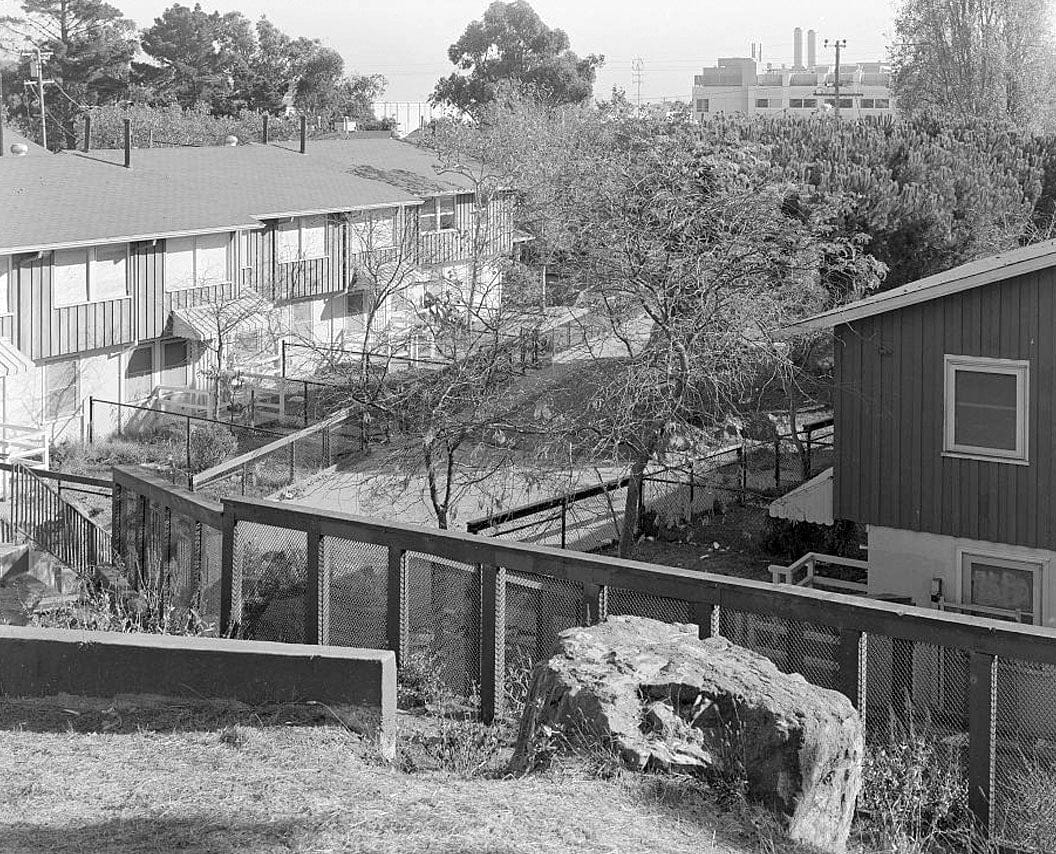 Easter Hill Village, Bordered by South Twenty-sixth Street, South Twenty-eighth Street, Hinkley Avenue, Foothill Avenue & Corto Square, Richmond, Contra Costa County, CA 17