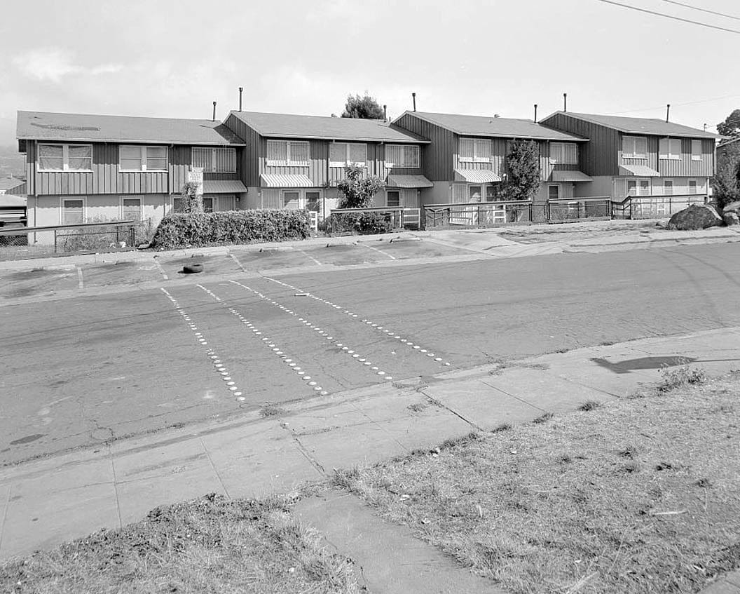 Historic Photo : Easter Hill Village, Building No. 44, East side of South Twenty-eighth Street, opposite Foothill Avenue, Richmond, Contra Costa County, CA 3 Photograph