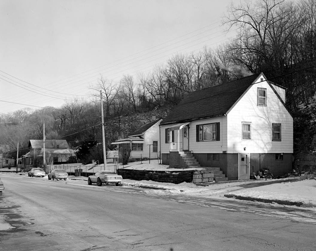 Historic Photo : Workingmen's Houses, Locust, South Locust & Dodge Streets & Southern Avenue, Dubuque, Dubuque County, IA 7 Photograph