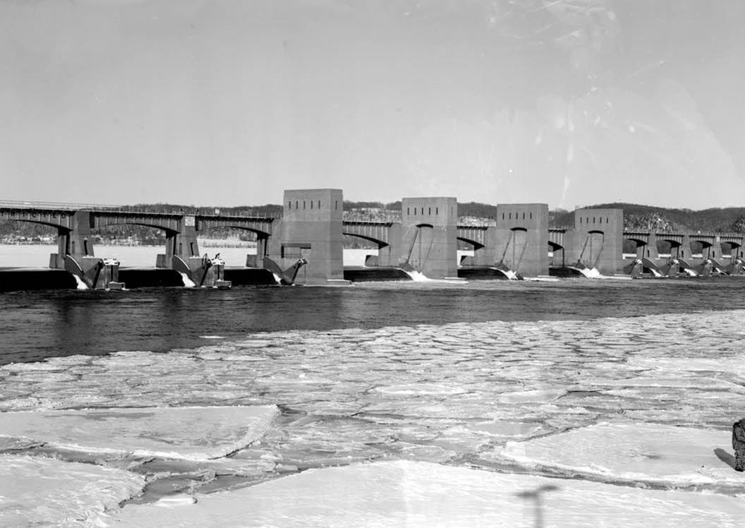 Historic Photo : Mississippi River 9-Foot Channel Project, Lock & Dam No. 11, Upper Mississippi River, Dubuque, Dubuque County, IA 8 Photograph