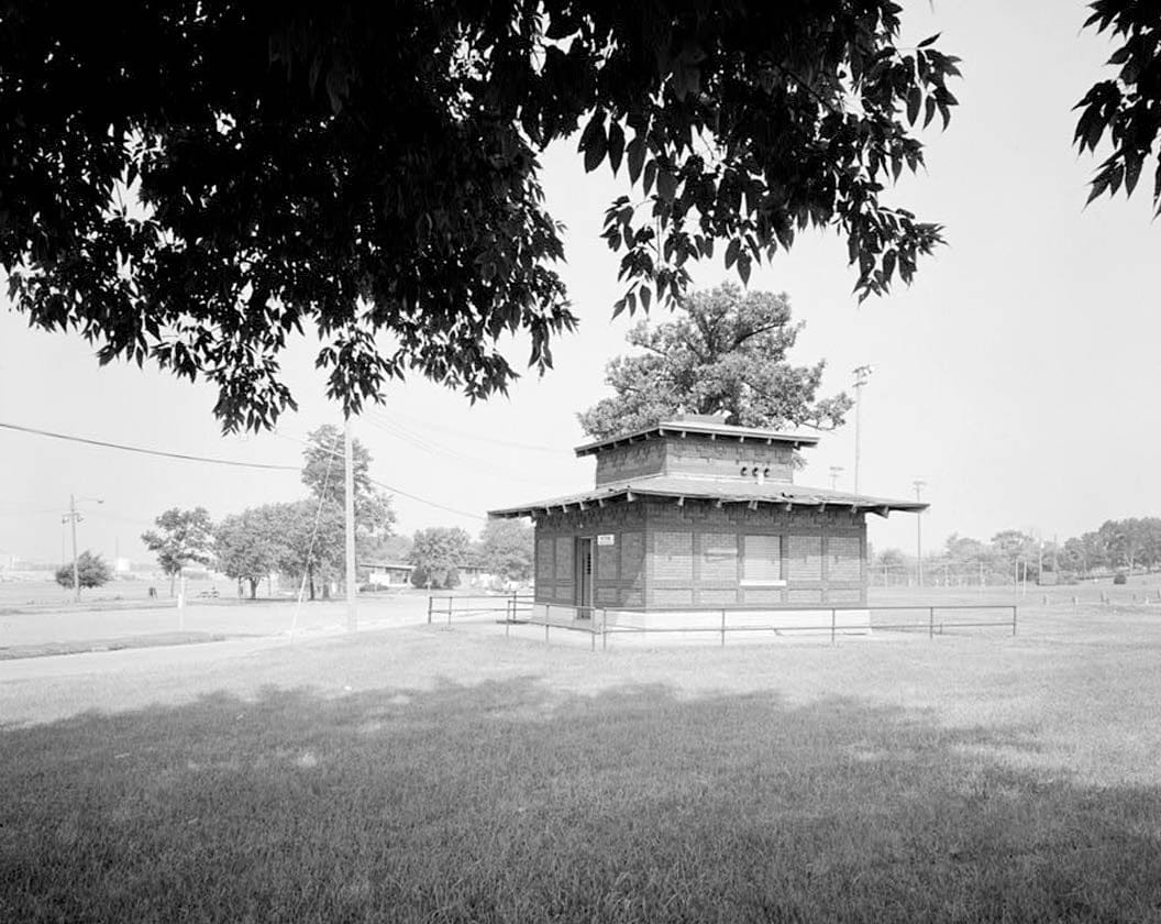 Historic Photo : Waterloo Water Works, Well House 4, Fairview & Lafayette Avenue, Waterloo, Black Hawk County, IA 5 Photograph