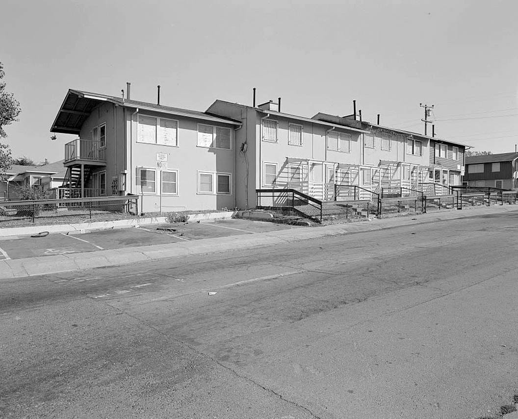 Historic Photo : Easter Hill Village, Building No. 36, Northeast corner of Foothill Avenue & South Twenty-sixth Street, Richmond, Contra Costa County, CA 1 Photograph