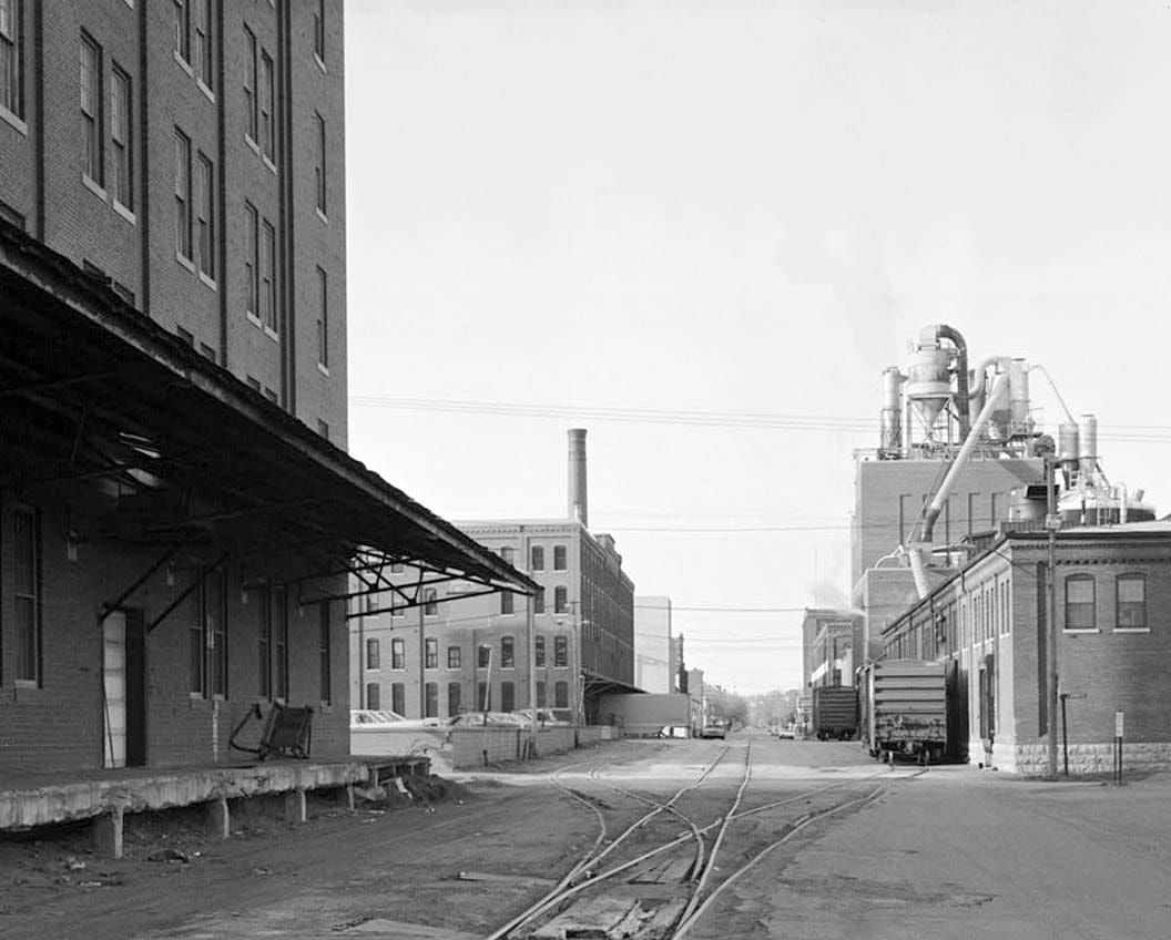 Historic Photo : Dubuque Commercial & Industrial Buildings, Dubuque, Dubuque County, IA 51 Photograph