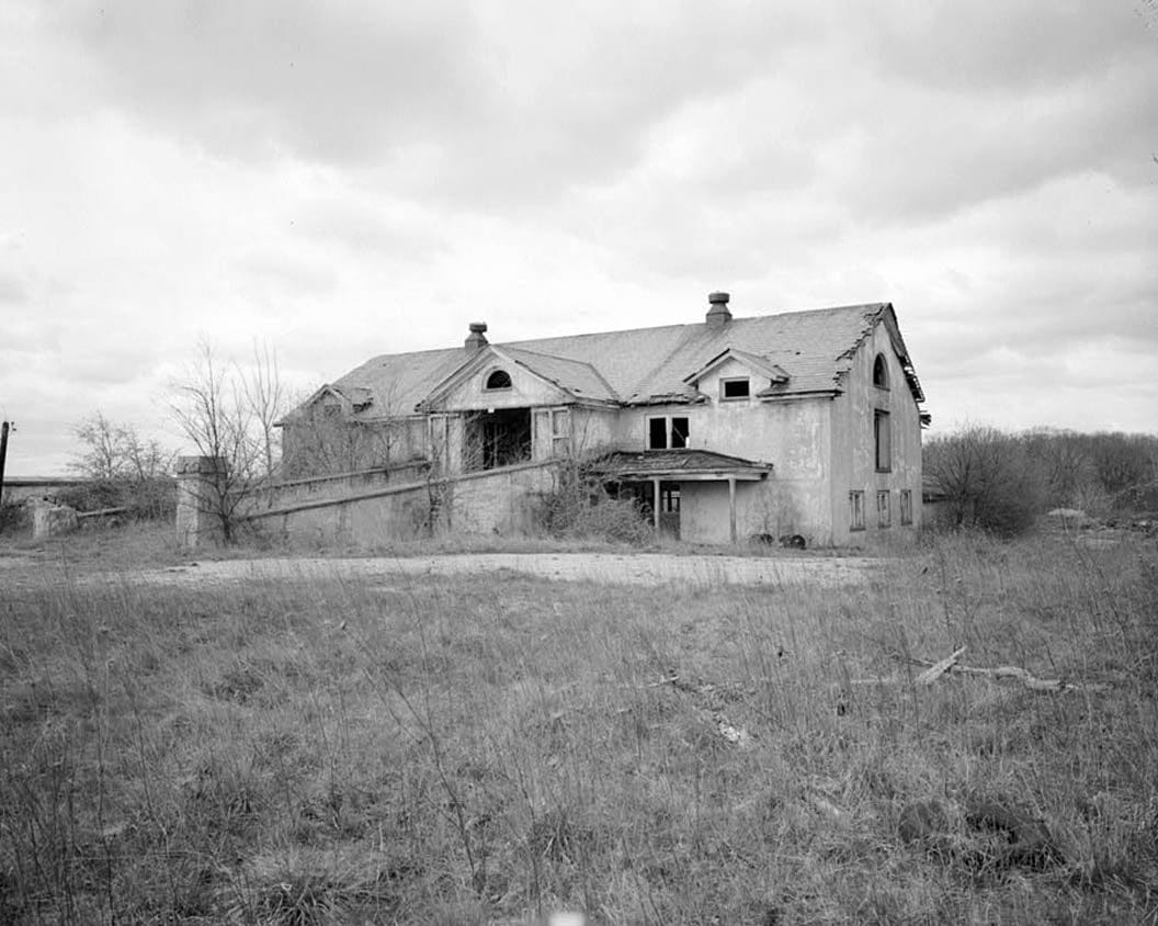 Historic Photo : A. I. Du Pont Estate, Blue Ball Dairy Barn, Junction of U.S. Route 202 & Rockland Road, Wilmington, New Castle County, DE 4 Photograph