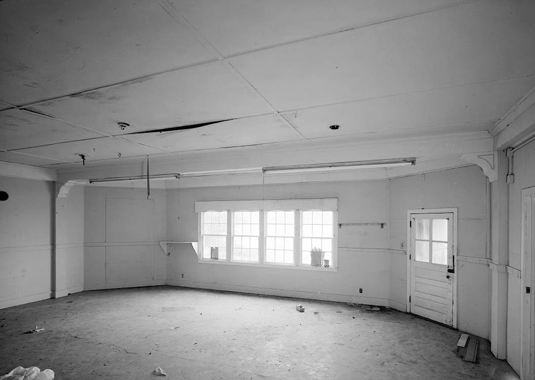 Historic Photo : Naval Operating Base Dutch Harbor & Fort Mears, Air Operations Administration Building, Unalaska, Aleutian Islands, AK 1 Photograph