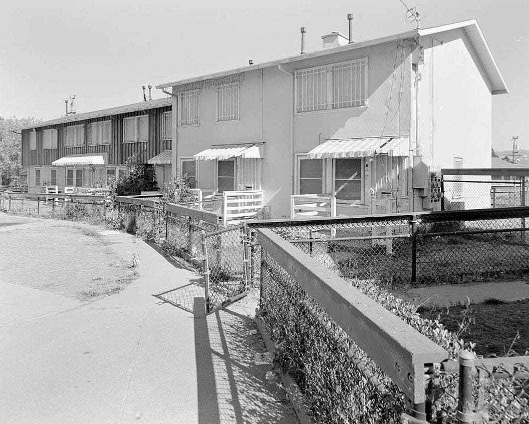 Historic Photo : Easter Hill Village, Building No. 22, South side of South Twenty-sixth Street, east of Corto Square, Richmond, Contra Costa County, CA 2 Photograph