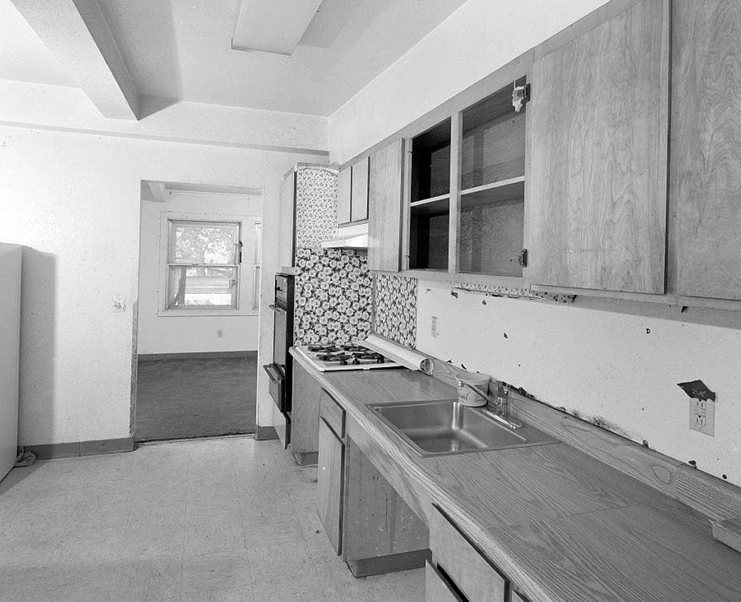 Historic Photo : Easter Hill Village, Building No. 13, Northwest corner of Hinkley Avenue & South Twenty-Sixth Street, Richmond, Contra Costa County, CA 7 Photograph