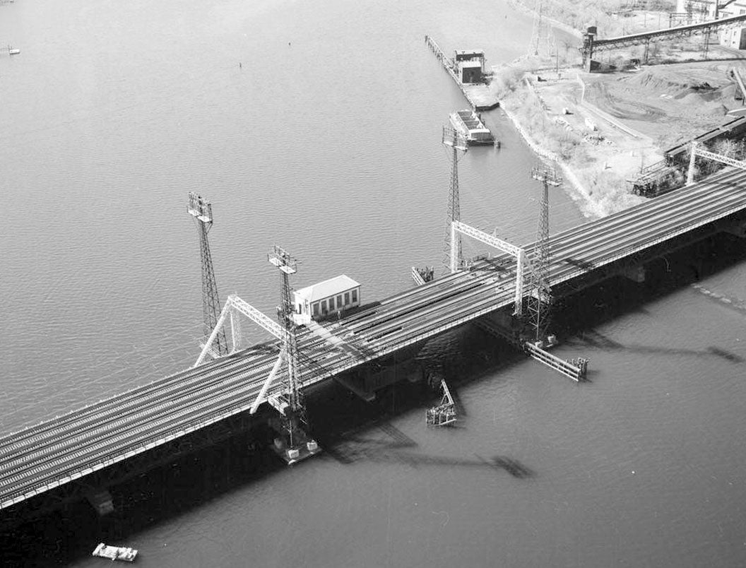 Historic Photo : Northeast Railroad Corridor, Amtrak Route between New York/Connecticut & Connecticut/Rhode Island State Lines, New Haven, New Haven County, CT 1 Photograph