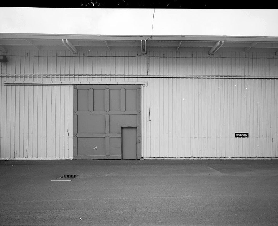 Historic Photo : U.S. Naval Base, Pearl Harbor, Waterfront Transit Shed, Corner of Gaffney Street & Astoria Avenue along Wharf K11, Pearl City, Honolulu County, HI 4 Photograph