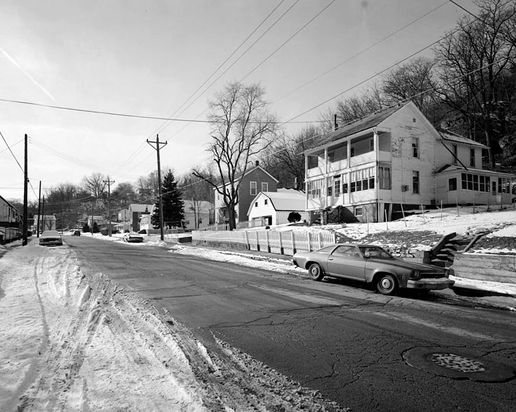 Historic Photo : Workingmen's Houses, Locust, South Locust & Dodge Streets & Southern Avenue, Dubuque, Dubuque County, IA 22 Photograph