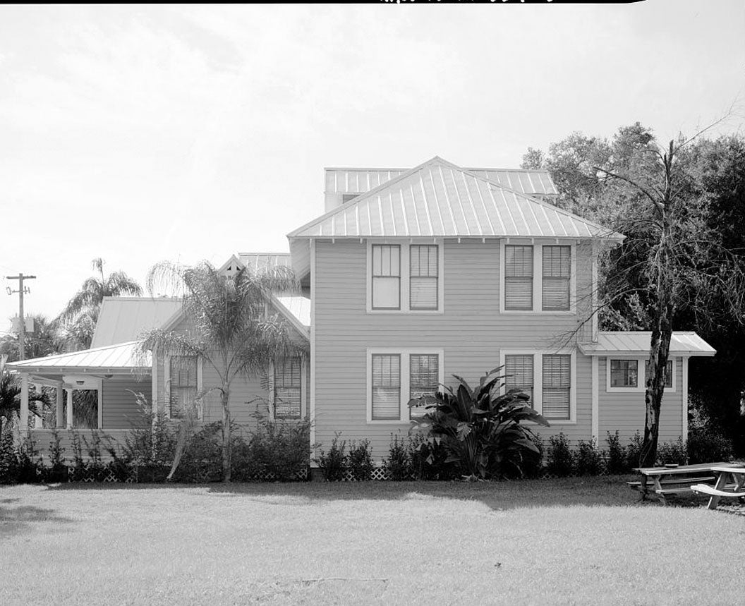Historic Photo : Newport News & Old Point Railway & Electric Company, Trolley Barn & Administration Building, 3400 Victoria Boulevard, Hampton, Hampton, VA 2 Photograph