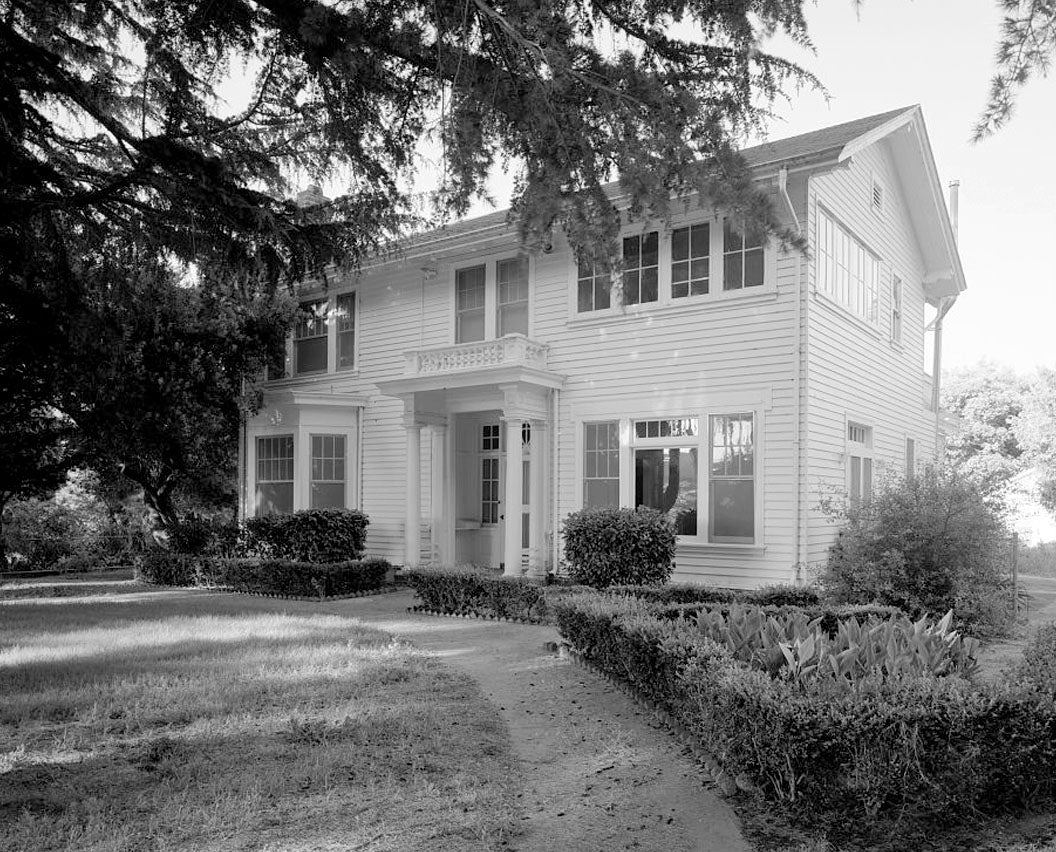 Historic Photo : Mare Island Naval Shipyard, Quarters U, Cedar Avenue, west side between Tenth Street & Walnut Avenue, Vallejo, Solano County, CA 1 Photograph