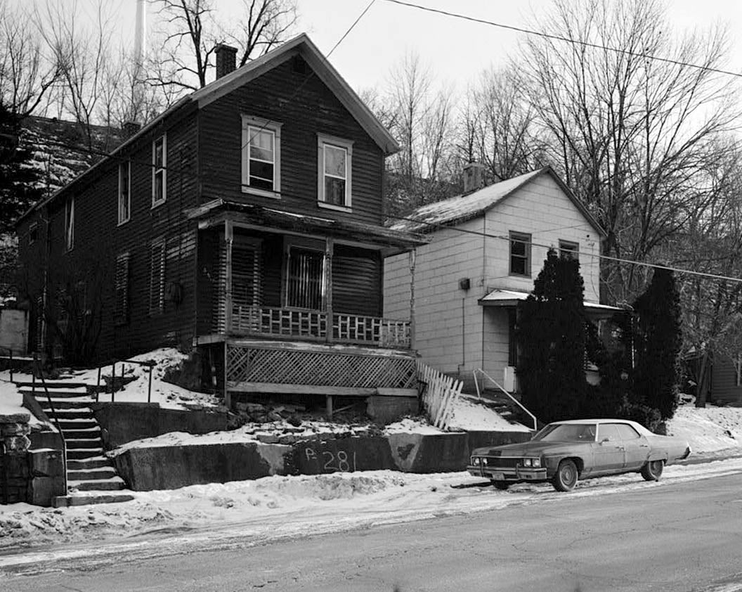 Historic Photo : Workingmen's Houses, Locust, South Locust & Dodge Streets & Southern Avenue, Dubuque, Dubuque County, IA 18 Photograph