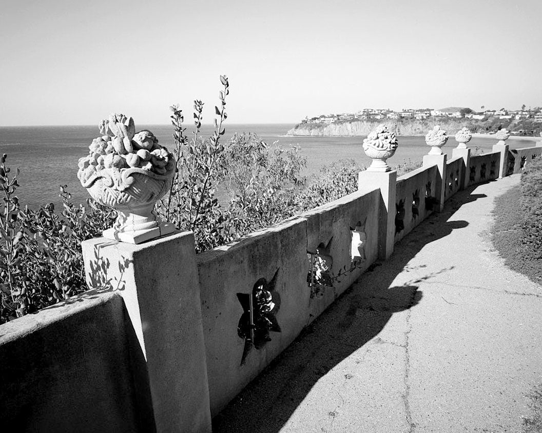 Historic Photo : Smithcliffs (House), 10010 North Coast Highway, Laguna Beach, Orange County, CA 4 Photograph