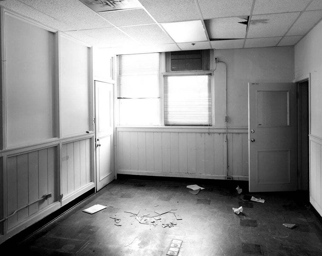 Historic Photo : Ford Motor Company Long Beach Assembly Plant, Assembly Building, 700 Henry Ford Avenue, Long Beach, Los Angeles County, CA 2 Photograph