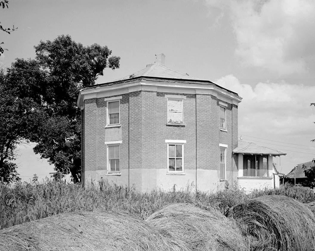 Historic Photo : Henry L. Russell House, Route 6, West Grove Township, Bloomfield, Davis County, IA 1 Photograph