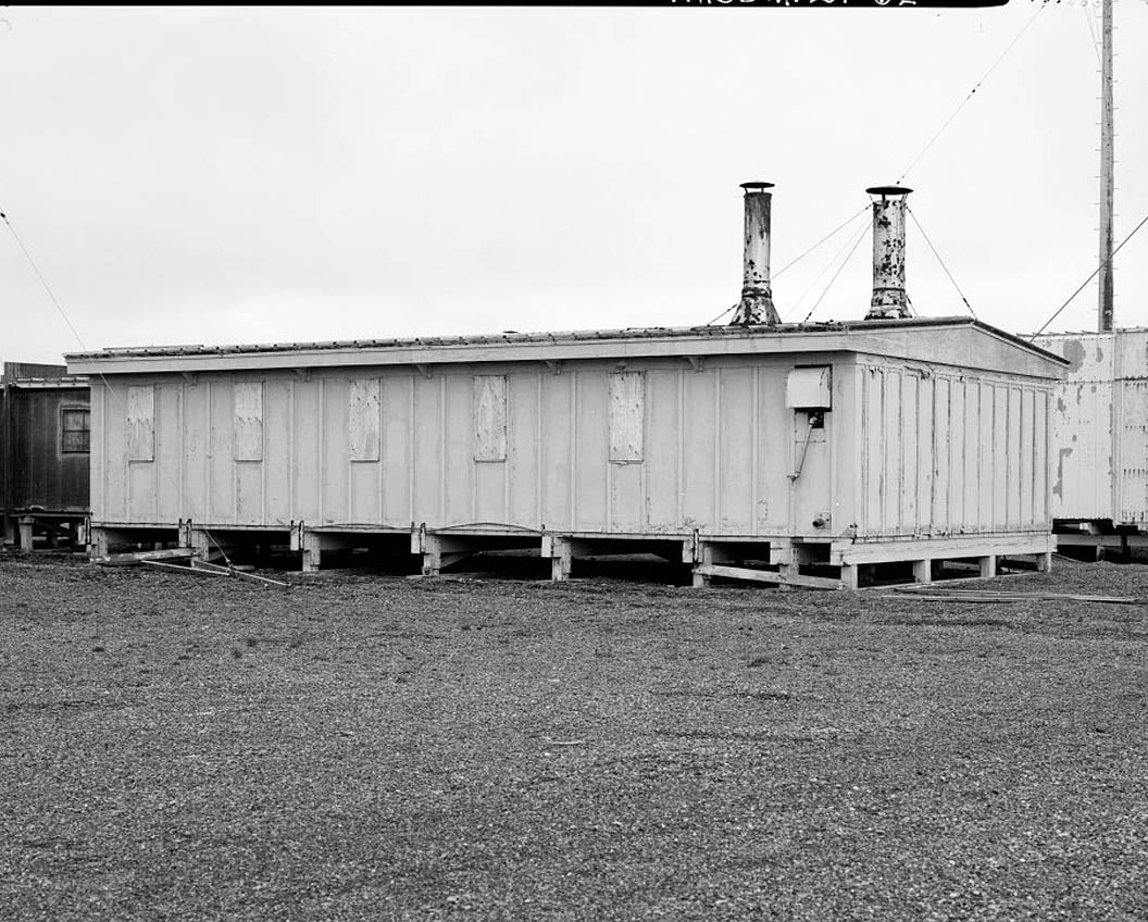 Historic Photo : POW-3 Distant Early Warning Line Station, Bullen Point, Prudhoe Bay, North Slope Borough, AK 34 Photograph