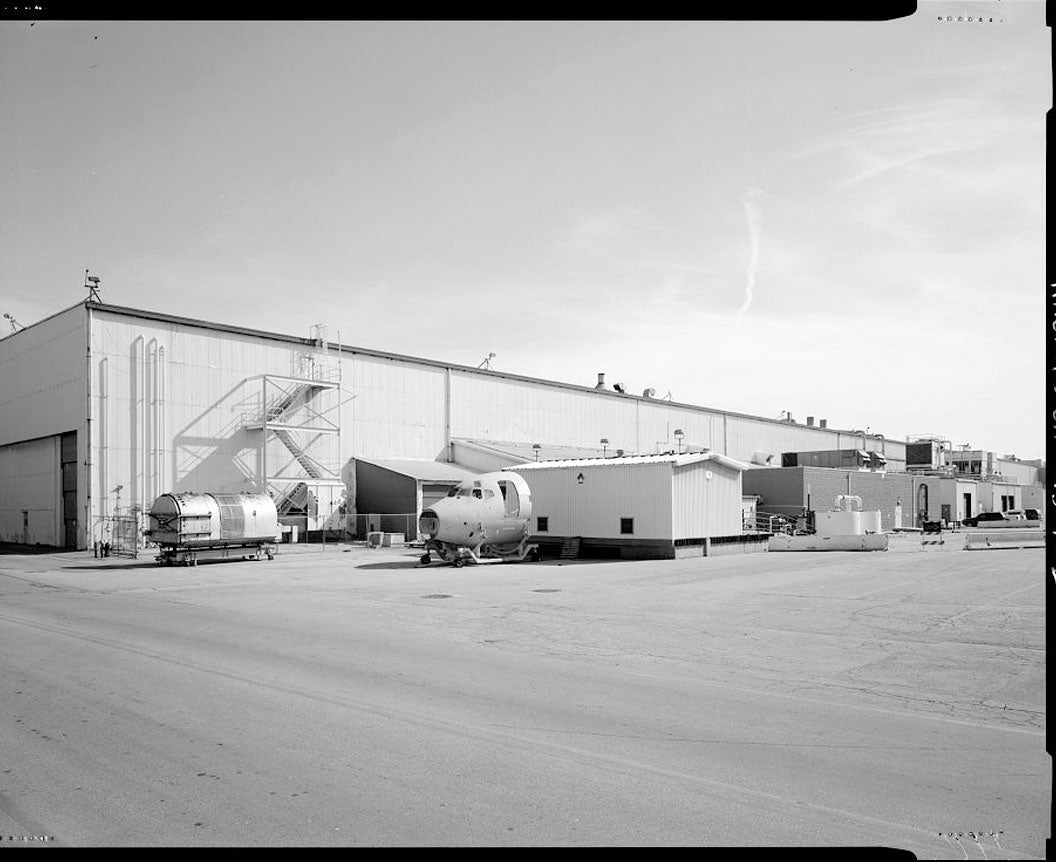 Historic Photo : Douglas Aircraft Company Long Beach Plant, Final Aircraft Assembly Building, 3855 Lakewood Boulevard, Long Beach, Los Angeles County, CA 5 Photograph