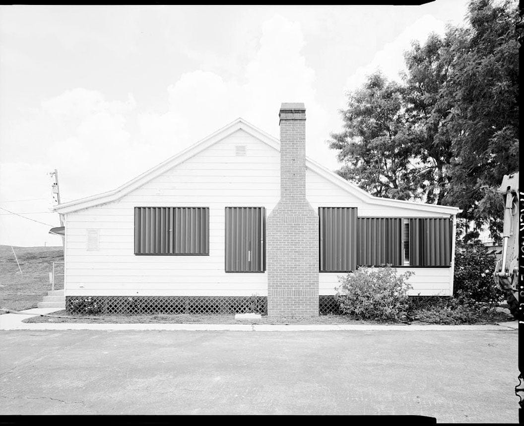 Historic Photo : Moore Haven Lock, Lock Tender's House/Office, Cross-State Canal, Okeechobee Intracoastal Waterway, Moore Haven, Glades County, FL 3 Photograph
