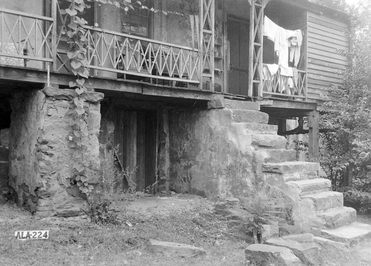 Historic Photo : Duffies Tavern, 2800 Twenty-eighth Avenue, Tuscaloosa, Tuscaloosa County, AL 3 Photograph