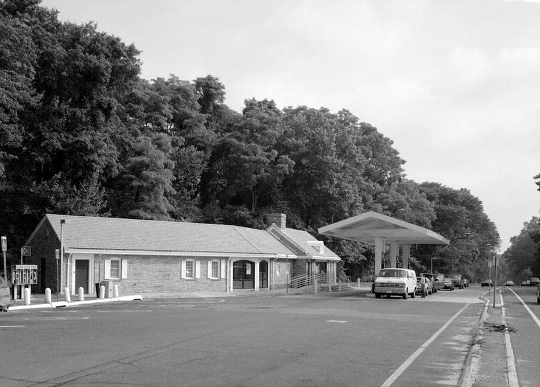 Historic Photo : Merritt Parkway, Greenwich (Southbound) Service Station, Abutting North side of Merritt Parkway, Greenwich, Fairfield County, CT 1 Photograph