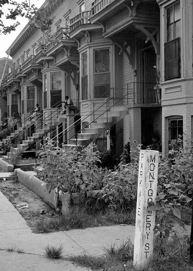 Historic Photo : Savannah Victorian Historic District, Bounded by Gwinnett, East Broad, West Broad Street & Anderson Lane, Savannah, Chatham County, GA 68 Photograph
