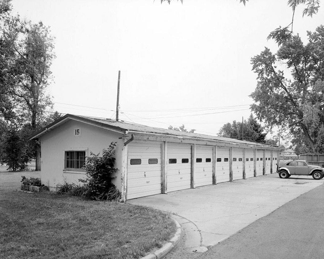 Historic Photo : Fitzsimons General Hospital, Officers' Garage, South First Street, West side, 425 feet South of West Busnell Avenue, Aurora, Adams County, CO 1 Photograph