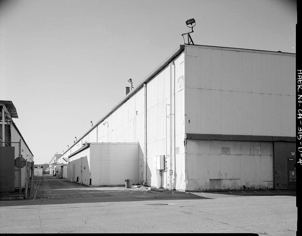 Historic Photo : Douglas Aircraft Company Long Beach Plant, Aircraft Parts Sub-Assembly Building, 3855 Lakewood Boulevard, Long Beach, Los Angeles County, CA 1 Photograph