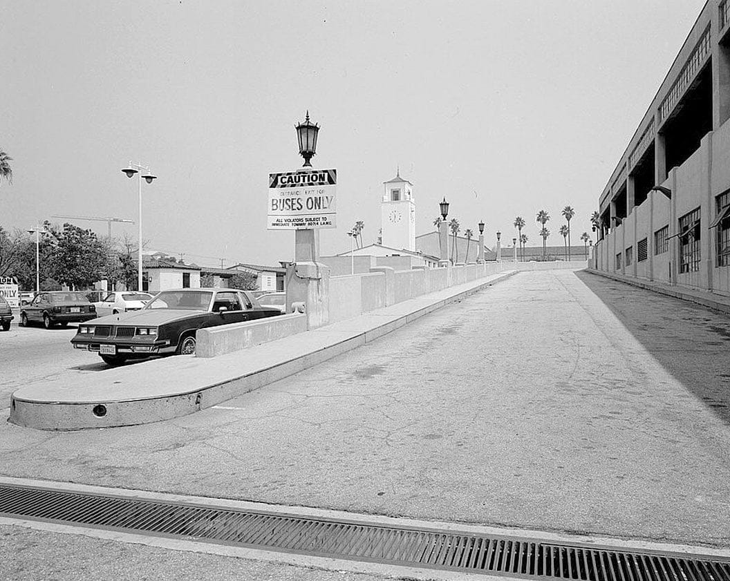 Historic Photo : Los Angeles Union Passenger Terminal, Mail, Baggage, & Express Building, 800 North Alameda Street, Los Angeles, Los Angeles County, CA 8 Photograph