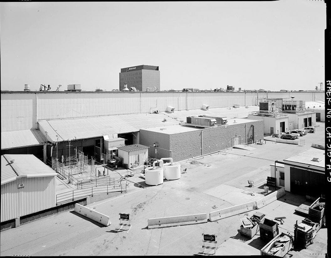 Historic Photo : Douglas Aircraft Company Long Beach Plant, Final Aircraft Assembly Building, 3855 Lakewood Boulevard, Long Beach, Los Angeles County, CA 1 Photograph