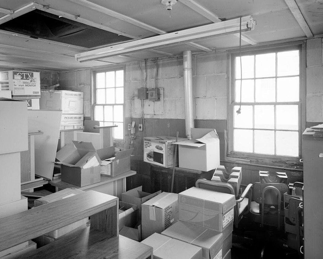 Historic Photo : Fort McPherson, World War II Station Hospital, G. U. Treatment Unit Lavatory, Thorne & Hood Avenues, Atlanta, Fulton County, GA 3 Photograph