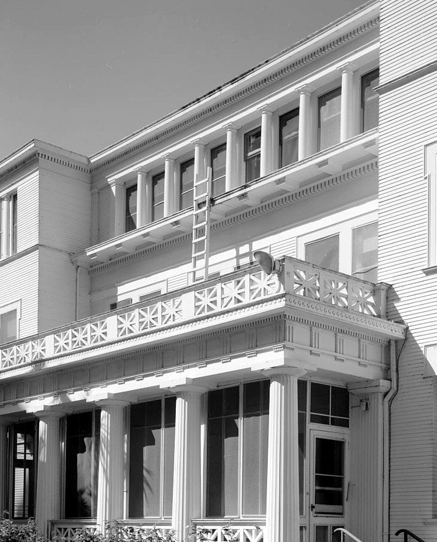 Historic Photo : Mare Island Naval Shipyard, Quarters I-T, Cedar Avenue, west side between Tenth & Walnut Streets, Vallejo, Solano County, CA 3 Photograph