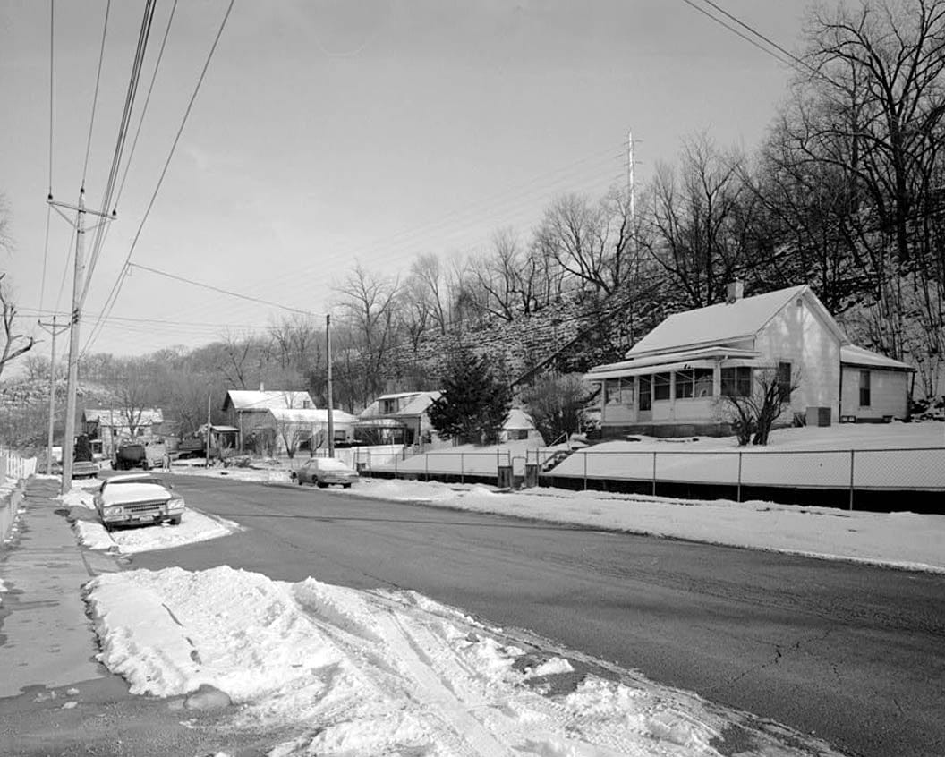 Historic Photo : Workingmen's Houses, Locust, South Locust & Dodge Streets & Southern Avenue, Dubuque, Dubuque County, IA 26 Photograph