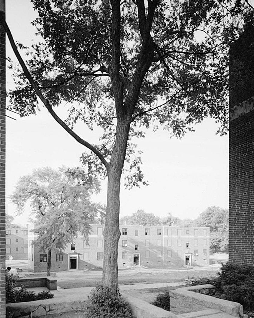 Historic Photo : Techwood Homes, Building No. 3, 559 Techwood Drive & 129-135 Merrit Avenue, Atlanta, Fulton County, GA 9 Photograph