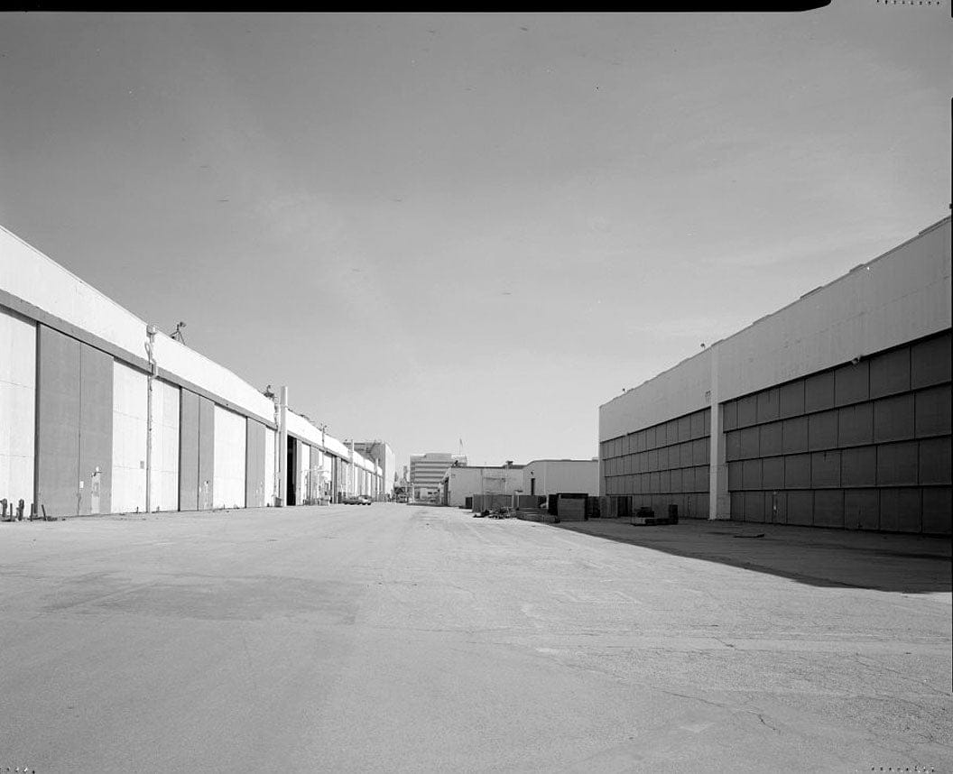 Historic Photo : Douglas Aircraft Company Long Beach Plant, 3855 Lakewood Boulevard, Long Beach, Los Angeles County, CA 5 Photograph
