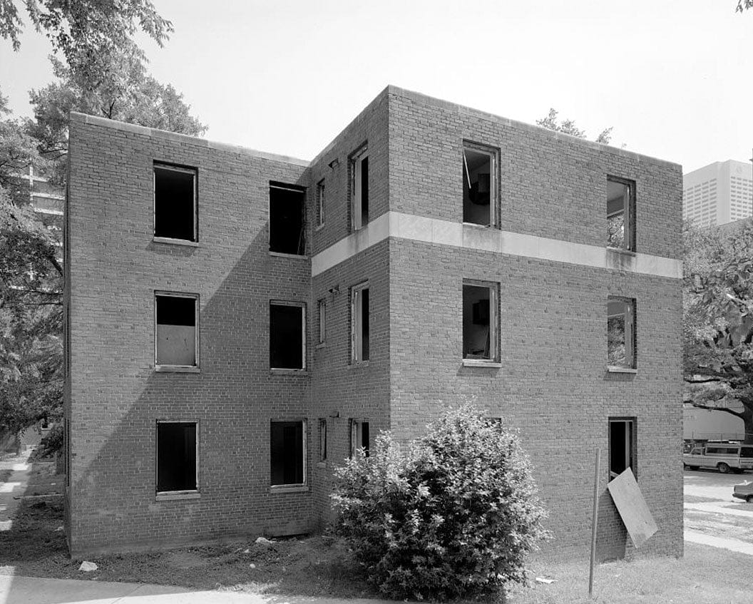 Historic Photo : Techwood Homes, Building No. 20, 570-580 Techwood Drive, Atlanta, Fulton County, GA 2 Photograph