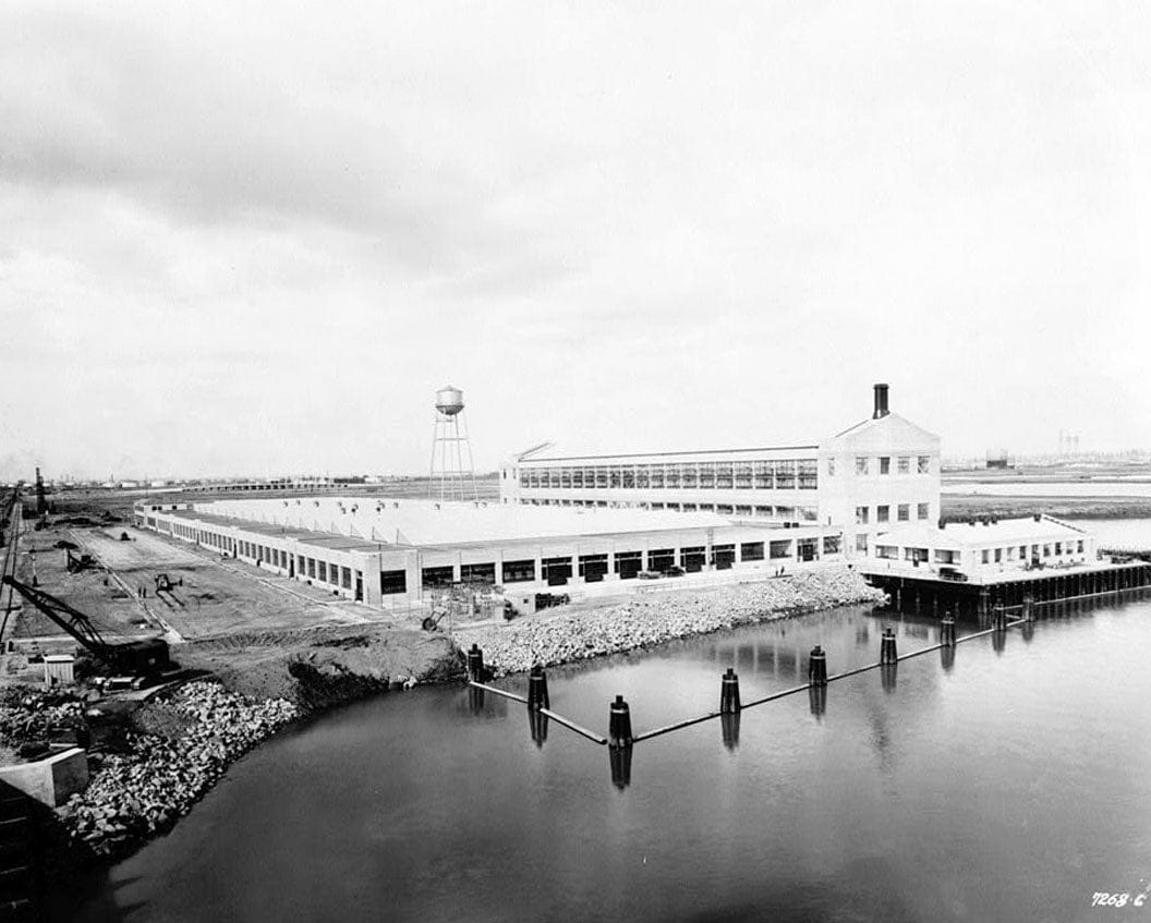 Historic Photo : Ford Motor Company Long Beach Assembly Plant, Assembly Building, 700 Henry Ford Avenue, Long Beach, Los Angeles County, CA 11 Photograph