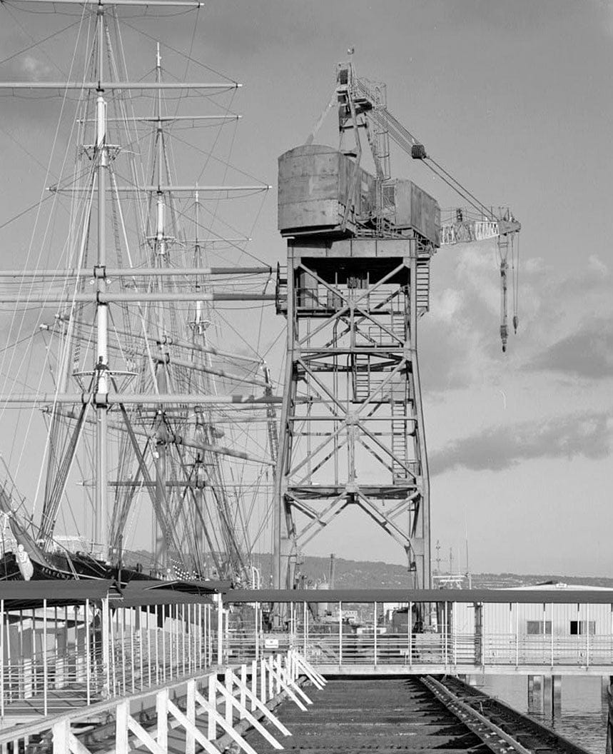 Historic Photo : United Engineering Company Shipyard, Crane, 2900 Main Street, Alameda, Alameda County, CA 5 Photograph