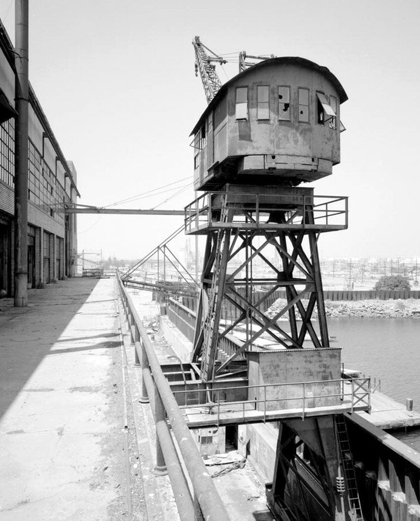 Historic Photo : Ford Motor Company Long Beach Assembly Plant, Crane, 700 Henry Ford Avenue, Long Beach, Los Angeles County, CA 1 Photograph