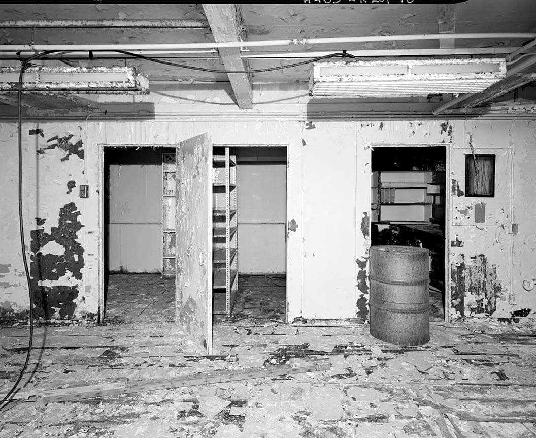 Historic Photo : POW-3 Distant Early Warning Line Station, Bullen Point, Prudhoe Bay, North Slope Borough, AK 63 Photograph