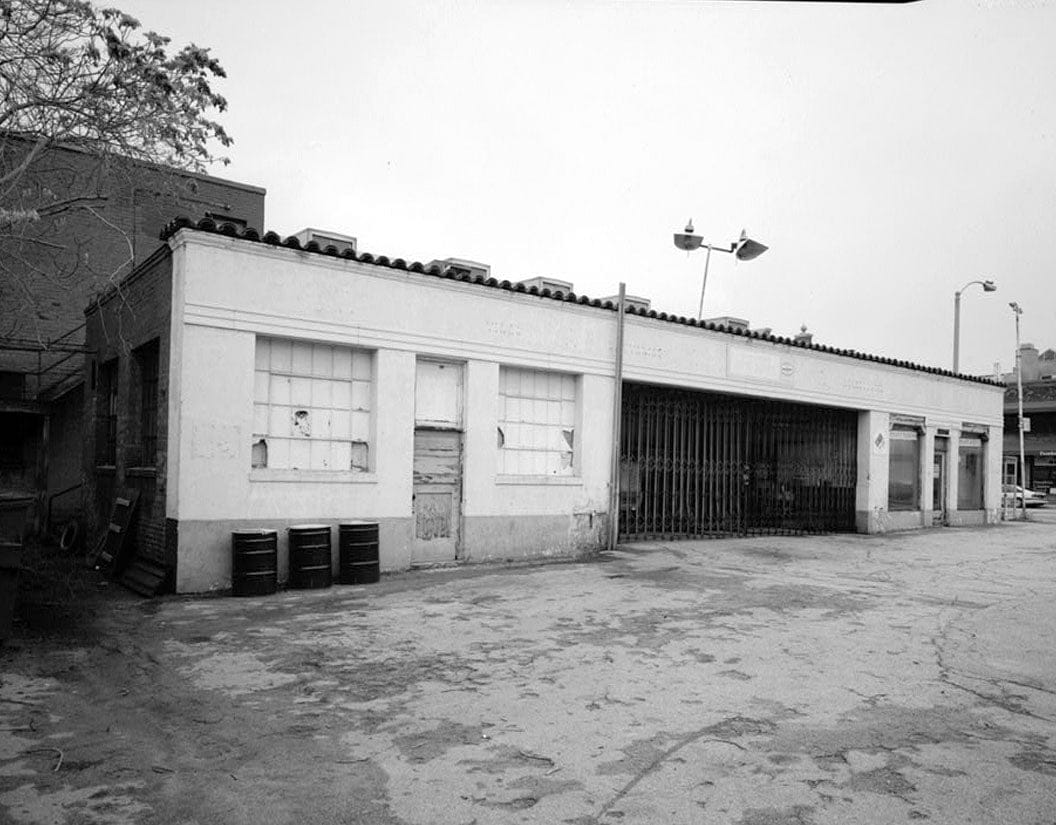 Historic Photo : C.F. Forbes Gas Station, Automobile Repair Shop, 195 North Raymond Avenue, Pasadena, Los Angeles County, CA 1 Photograph