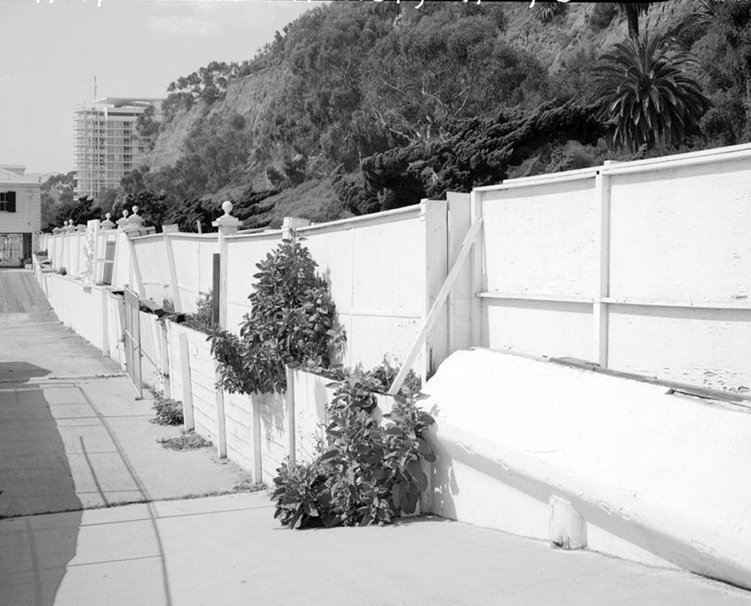 Historic Photo : Marion Davies Estate, Fence & Bulkhead, 415 Pacific Coast Highway, Santa Monica, Los Angeles County, CA 2 Photograph