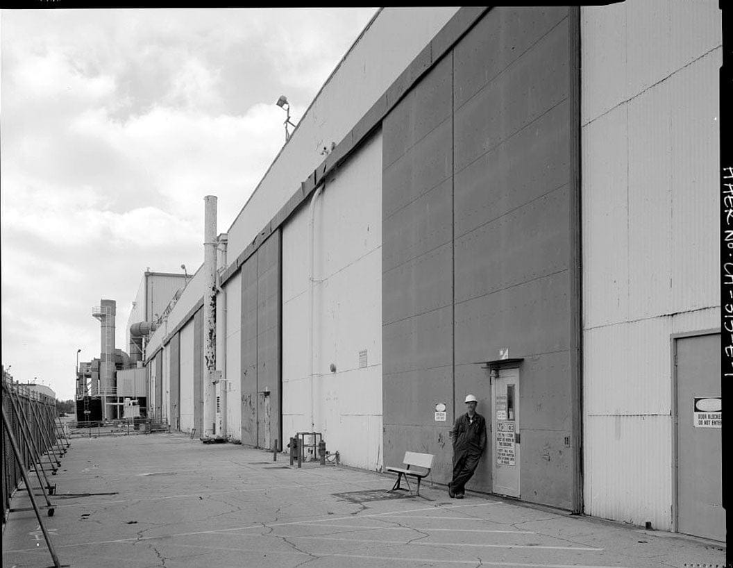 Historic Photo : Douglas Aircraft Company Long Beach Plant, Aircraft Parts Receiving & Storage Building, 3855 Lakewood Boulevard, Long Beach, Los Angeles County, CA 1 Photograph