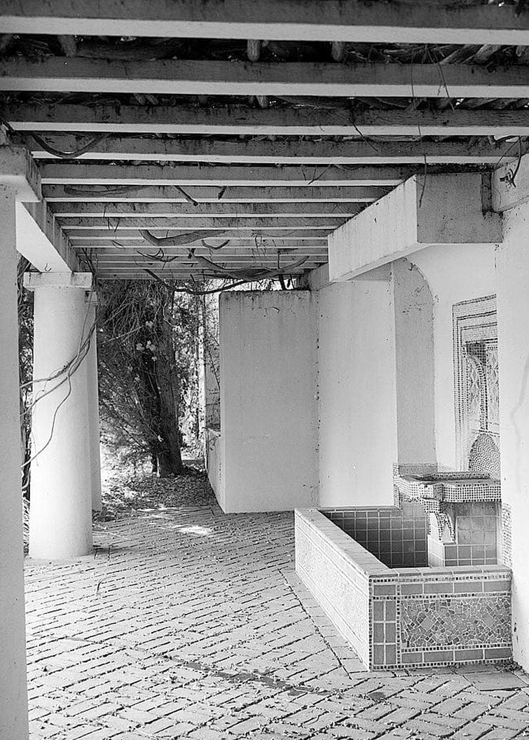 Historic Photo : Walter Luther Dodge House, 950 North Kings Road, West Hollywood District, Los Angeles, Los Angeles County, CA 12 Photograph